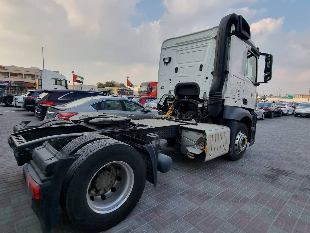 2017 MERCEDES BENZ ACTROS 1840 — 774380 KM — Lot 215487 — Al Quoz - Marhaba Auctions Used Cars - Image 5
