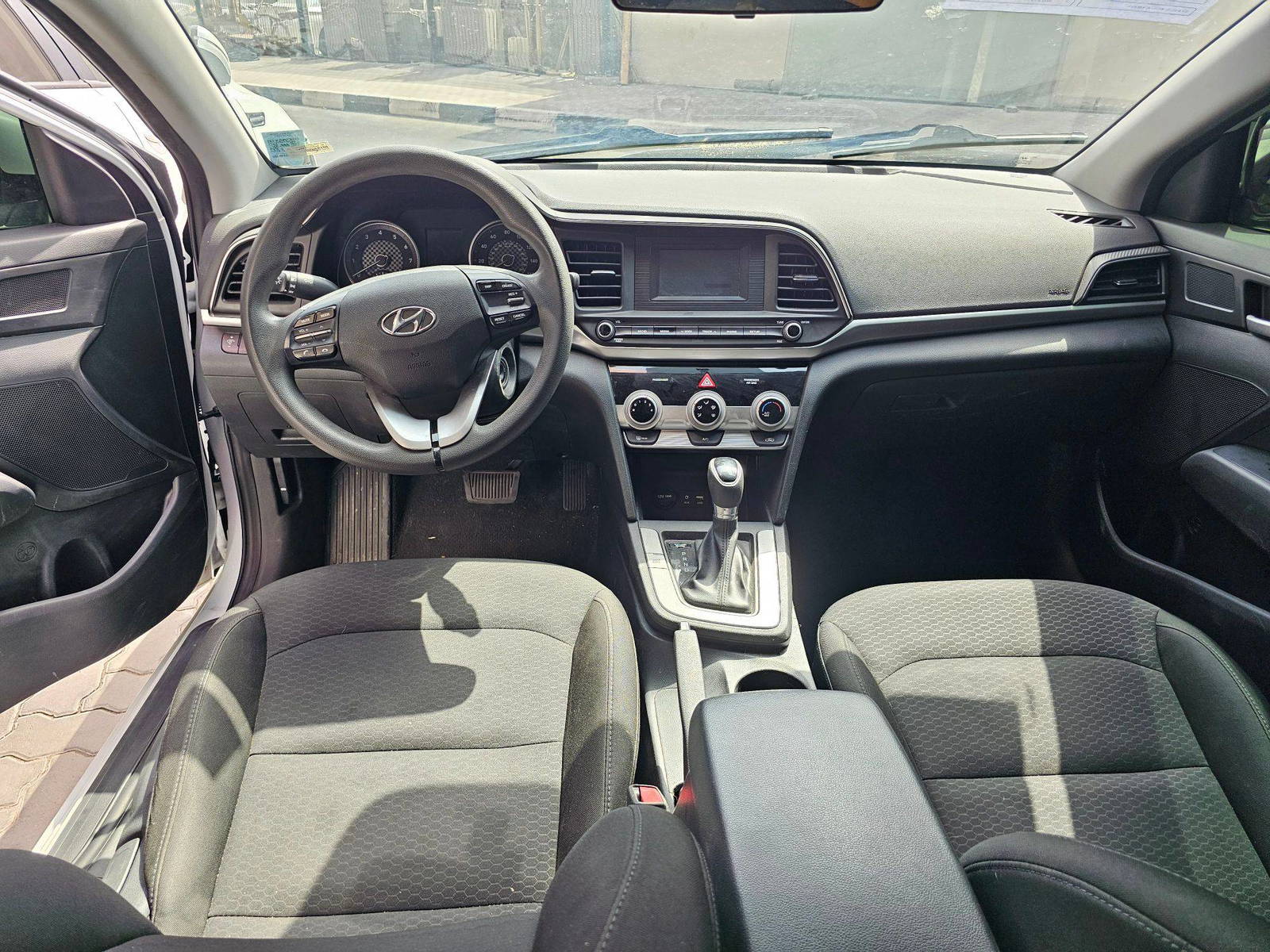 2019 HYUNDAI ELANTRA — 142319 Miles — Lot F4KH423996 — Souq - Marhaba Auctions Used Cars - Image 5