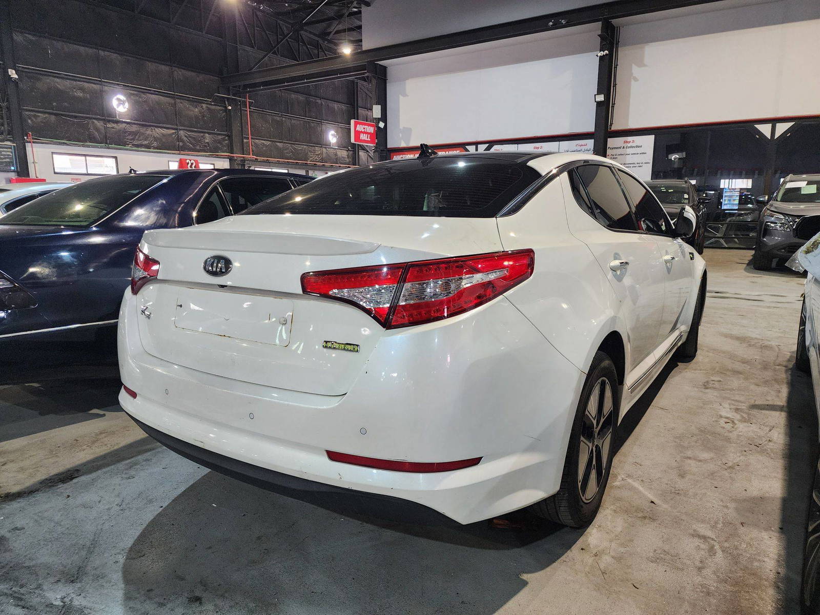 2013 KIA K5 — 237332 KM — Lot 025998 — Al Quoz - Marhaba Auctions Used Cars - Image 5