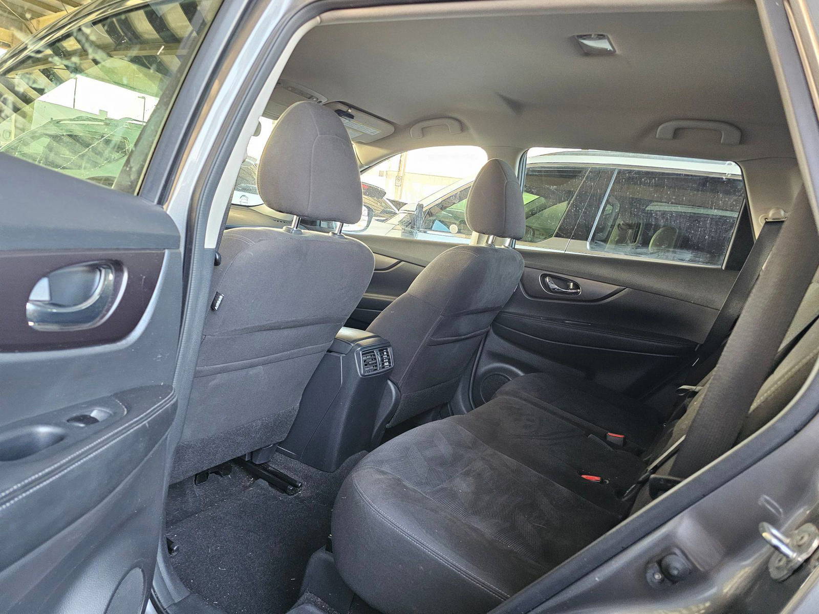 2015 NISSAN ROGUE — 191566 Miles — Lot MV6FP531765 — Souq - Marhaba Auctions Used Cars - Image 6