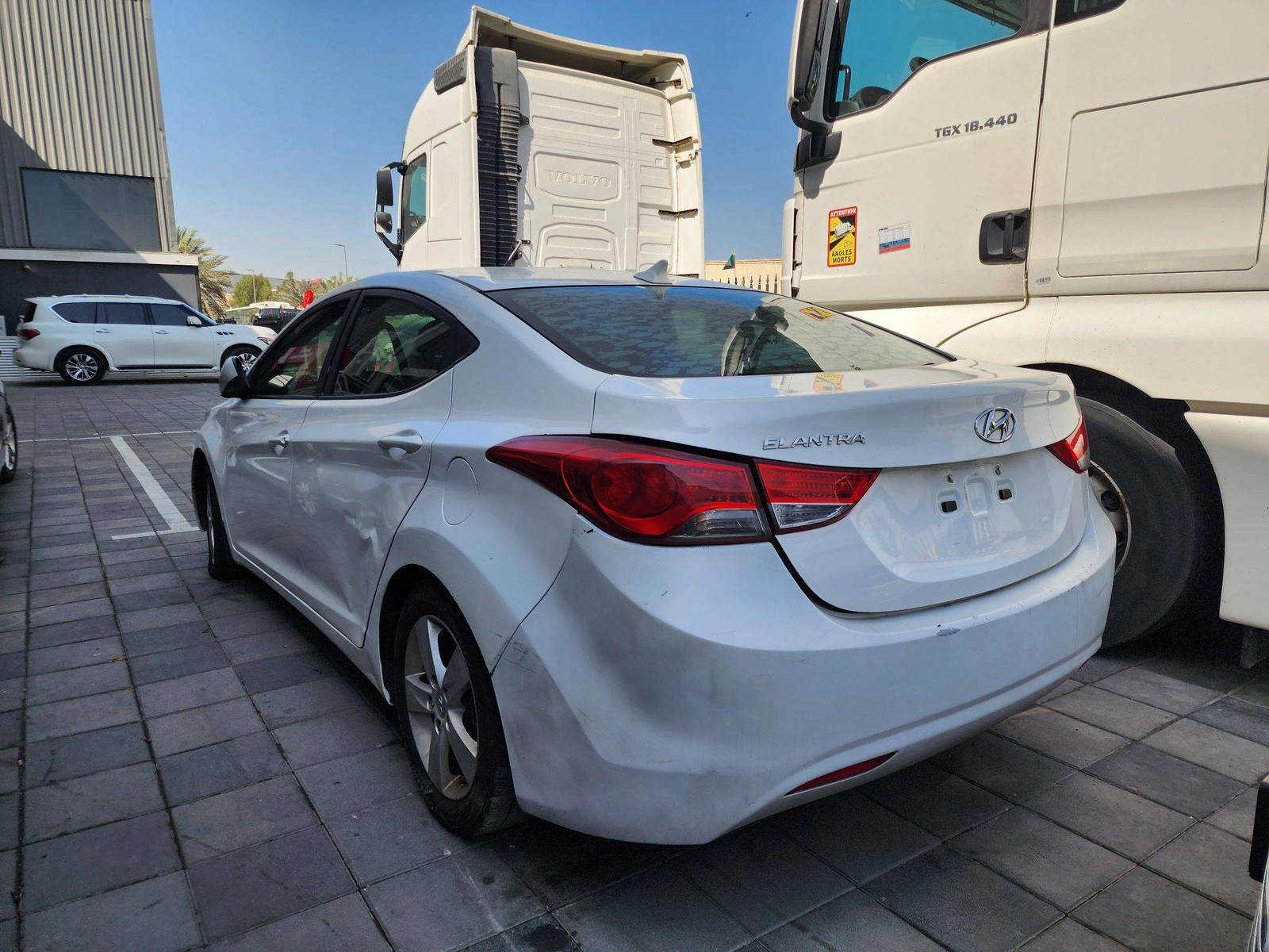 2013 HYUNDAI ELANTRA — 199981 Miles — Lot 40923865 — Al Quoz - Marhaba Auctions Used Cars - Image 5