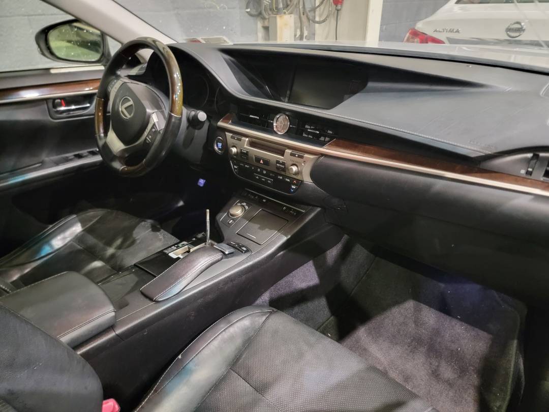 2014 LEXUS ES 350 — 147429 Miles — Lot 119664 - Marhaba Auctions Used Cars - Image 9