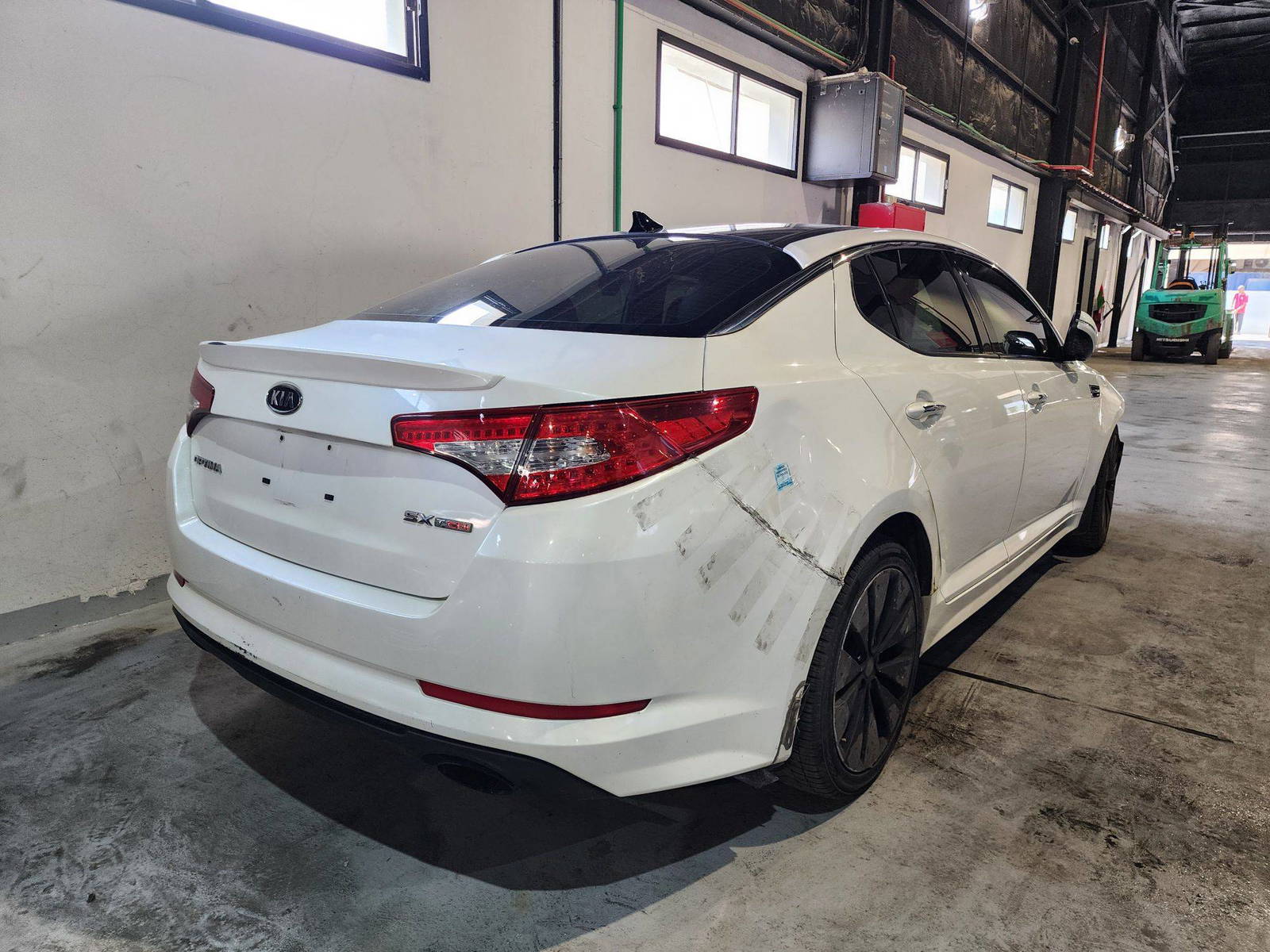2011 KIA OPTIMA — 227866 KM — Lot 74618334 — Al Quoz - Marhaba Auctions Used Cars - Image 5