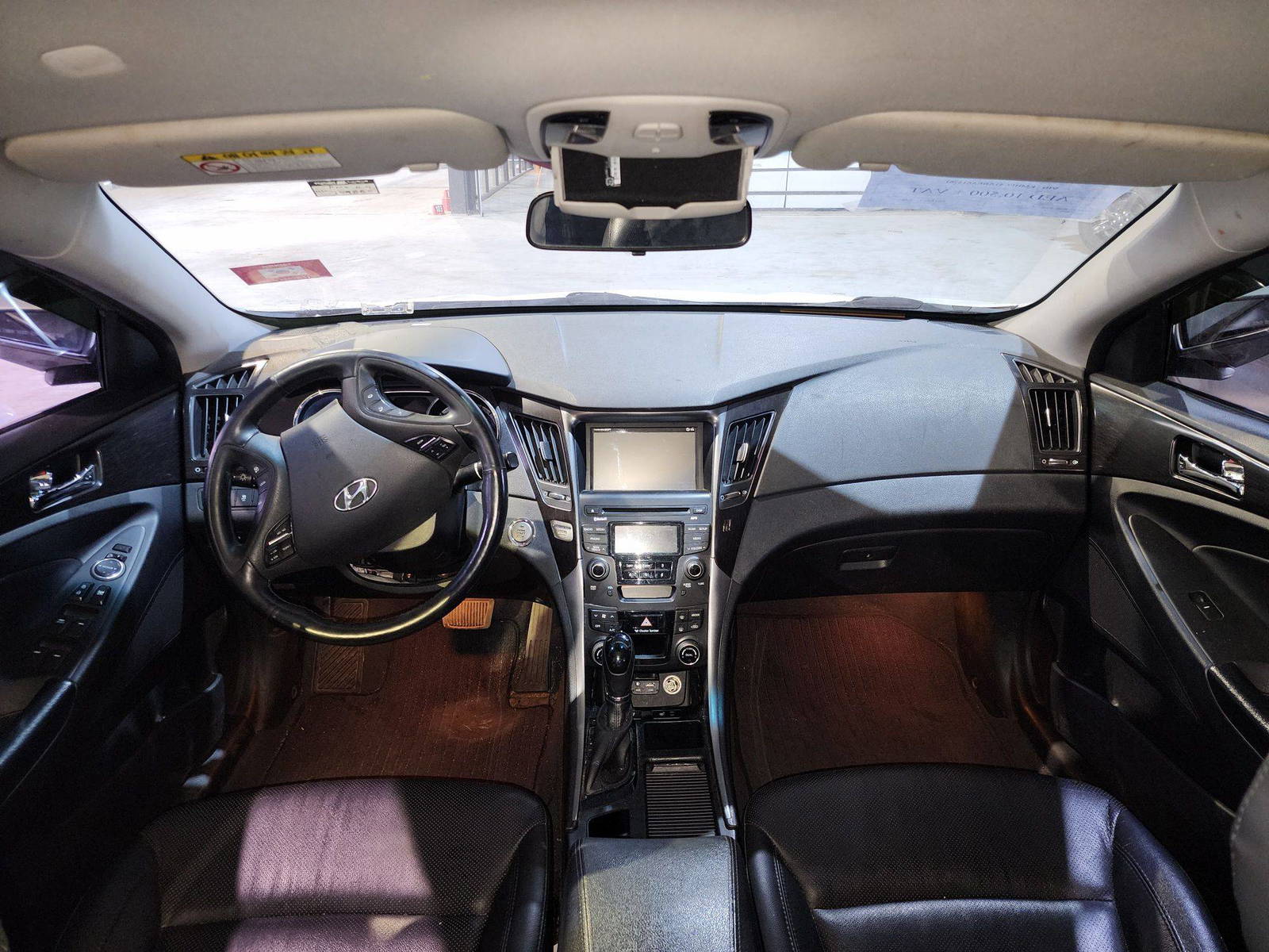 2014 HYUNDAI SONATA — 209880 KM — Lot 613281 — Al Quoz - Marhaba Auctions Used Cars - Image 7