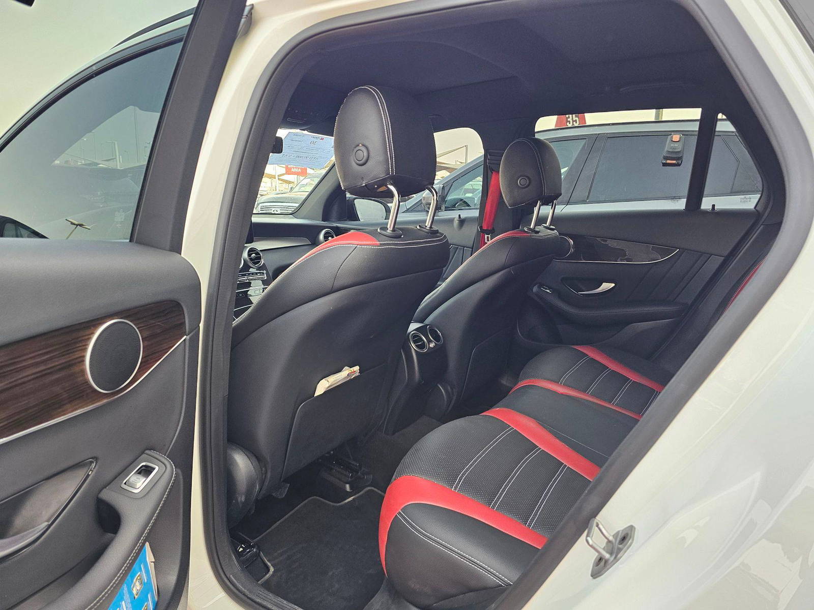 MERCEDES BENZ GLC-300 2022 - Marhaba Auction Used Cars - Image 6