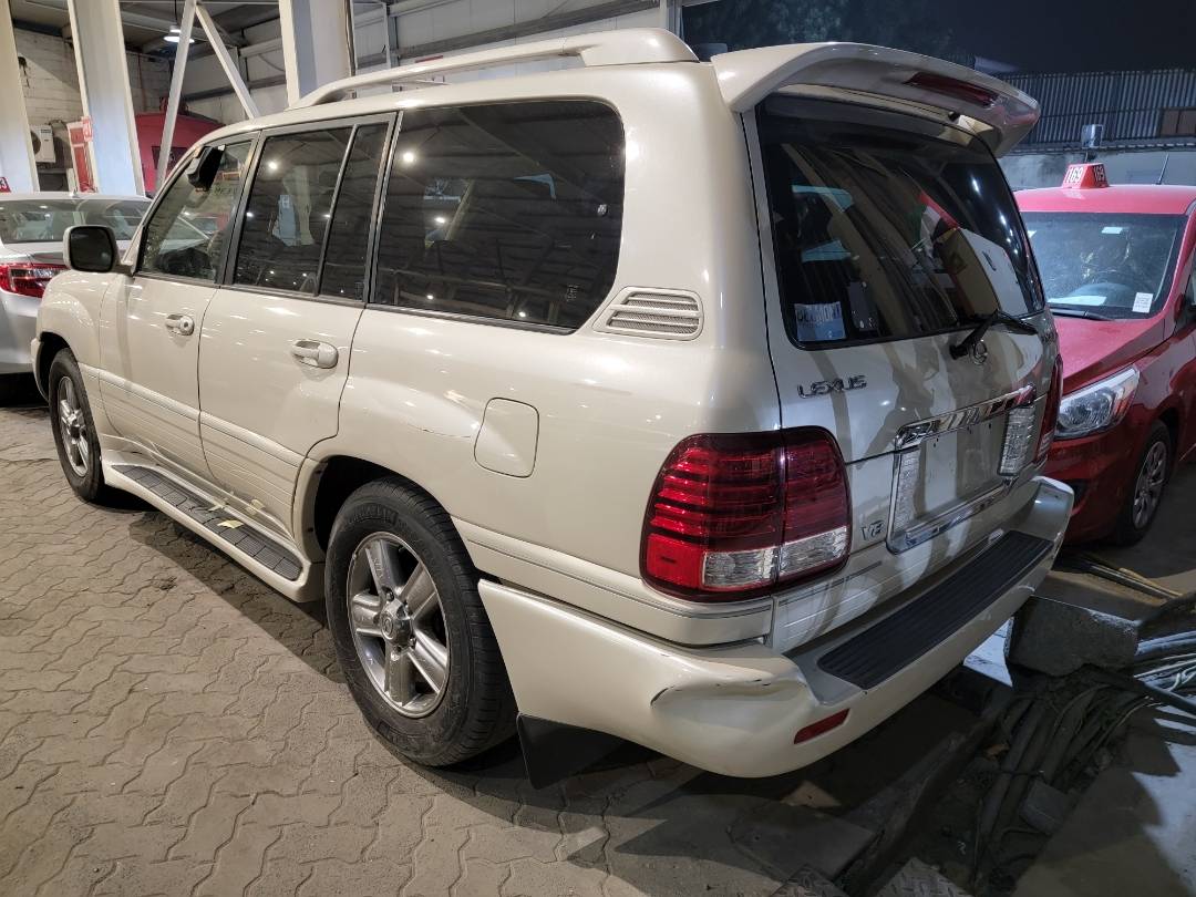 2006 LEXUS LX 470 — 199949 Miles — Lot 964006473 — Main - Marhaba Auctions Used Cars - Image 4