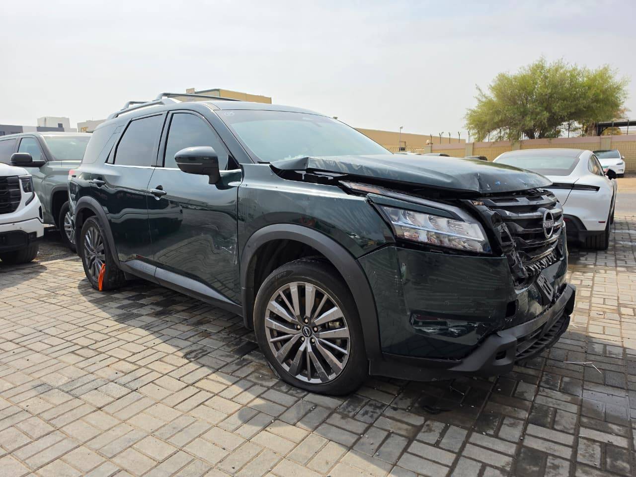 Nissan Pathfinder 2024 view 2