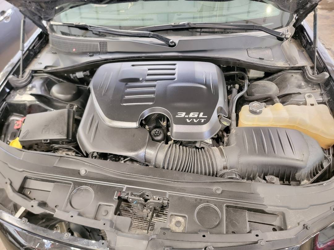 2019 CHRYSLER 300 — 95352 Miles — Lot 38246312 — Main - Marhaba Auctions Used Cars - Image 10