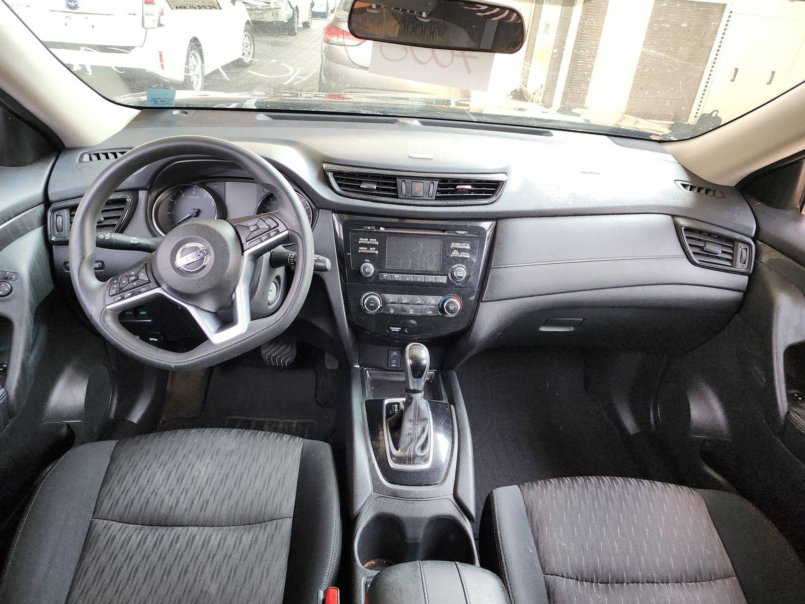2017 NISSAN ROGUE — 143934 KM — Lot C764596 — Souq - Marhaba Auctions Used Cars - Image 7