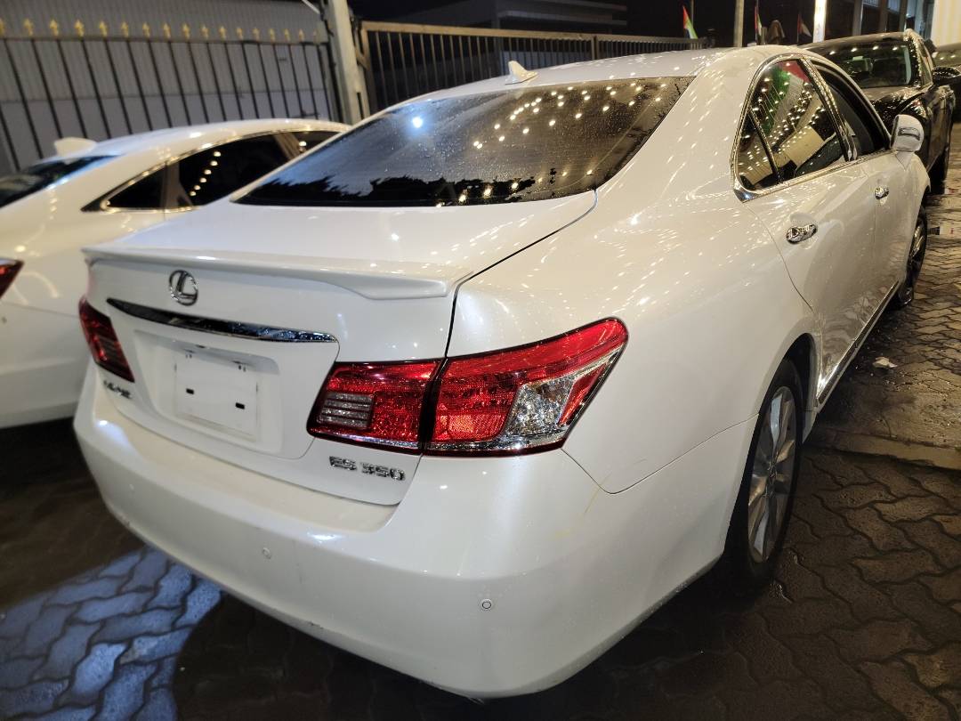 2010 LEXUS ES 350 — 191897 Miles — Lot 37573829 - Marhaba Auctions Used Cars - Image 4