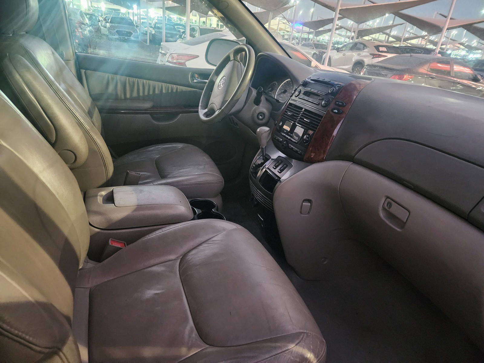 2004 TOYOTA SIENNA — 293144 Miles — Lot 70248123 - Marhaba Auctions Used Cars - Image 9