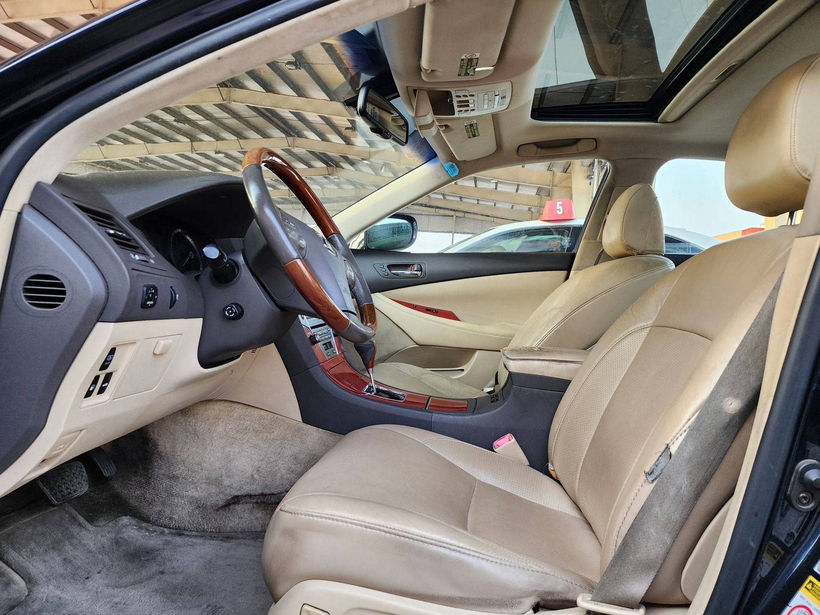 2007 LEXUS ES 350 — 191463 Miles — Lot 19339 — Souq - Marhaba Auctions Used Cars - Image 9