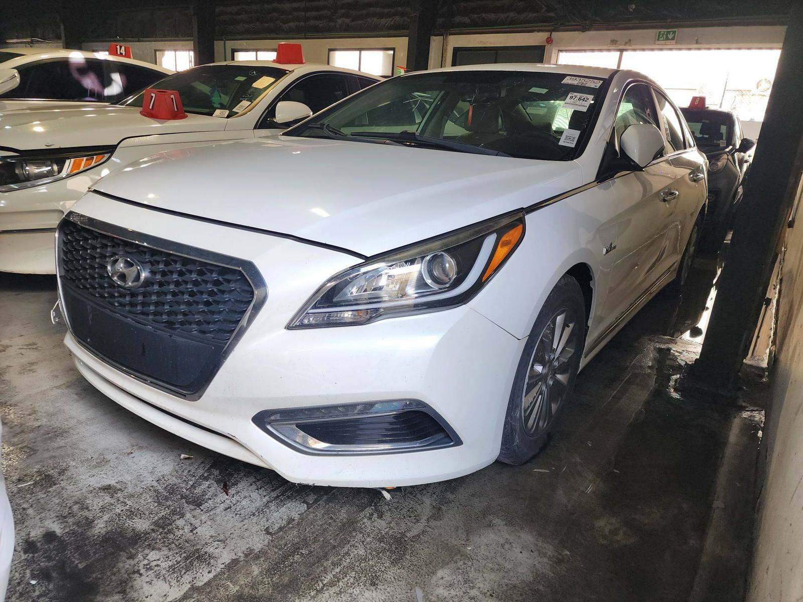2017 HYUNDAI SONATA — 136747 Miles — Lot 3935252 — Al Quoz - Marhaba Auctions Used Cars - Image 4