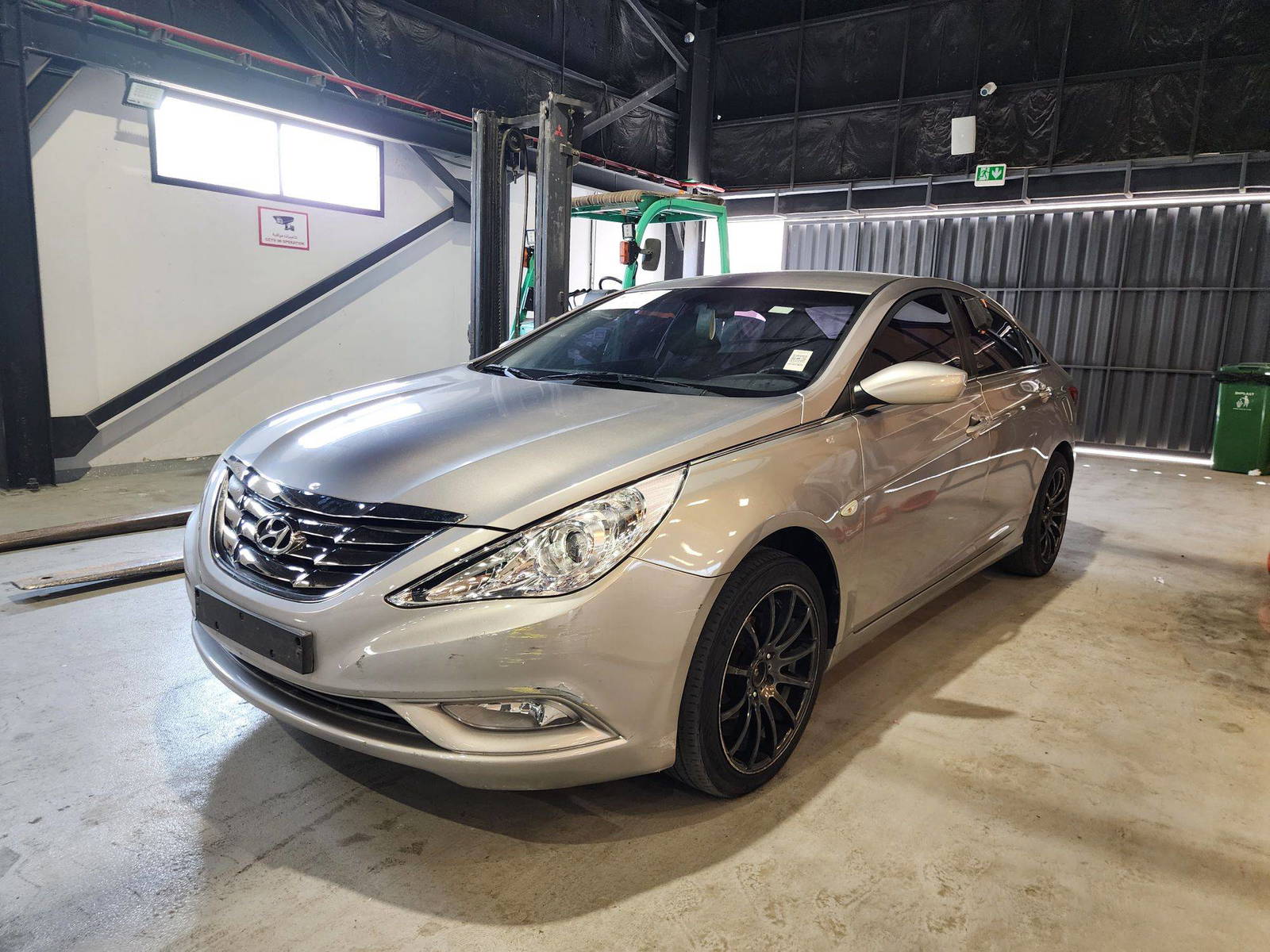 2011 HYUNDAI SONATA — 229476 KM — Lot 305421 — Al Quoz - Marhaba Auctions Used Cars - Image 4