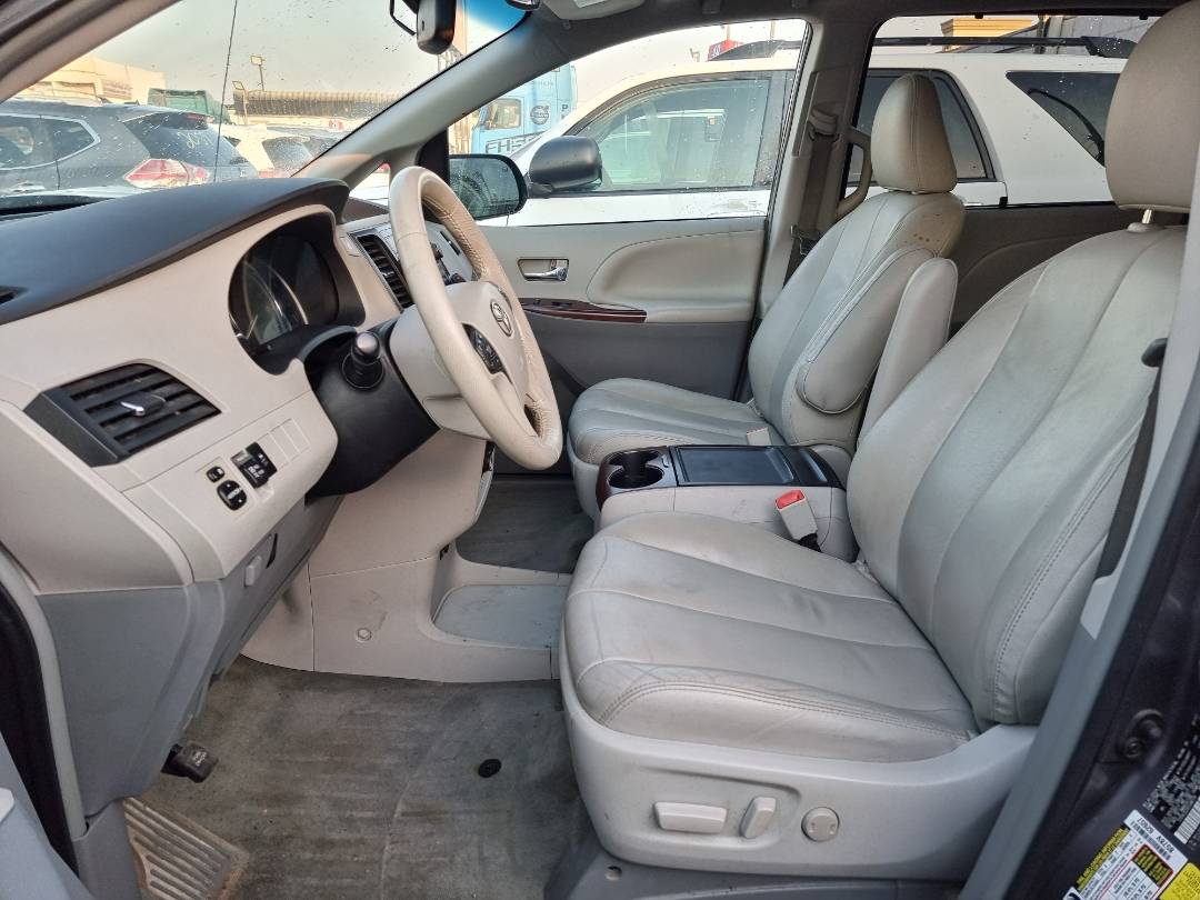 2014 TOYOTA SIENNA — 207666 Miles — Lot 214587 — Souq - Marhaba Auctions Used Cars - Image 6