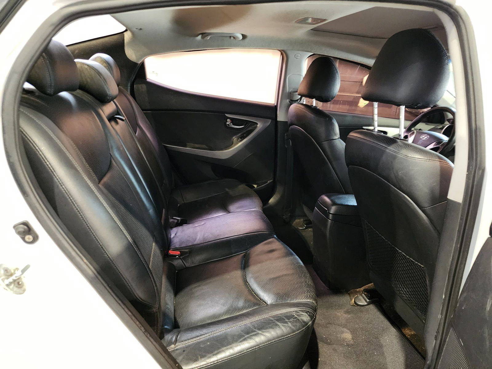 2011 HYUNDAI AVANTE — 88070 KM — Lot 088201 — Al Quoz - Marhaba Auctions Used Cars - Image 7