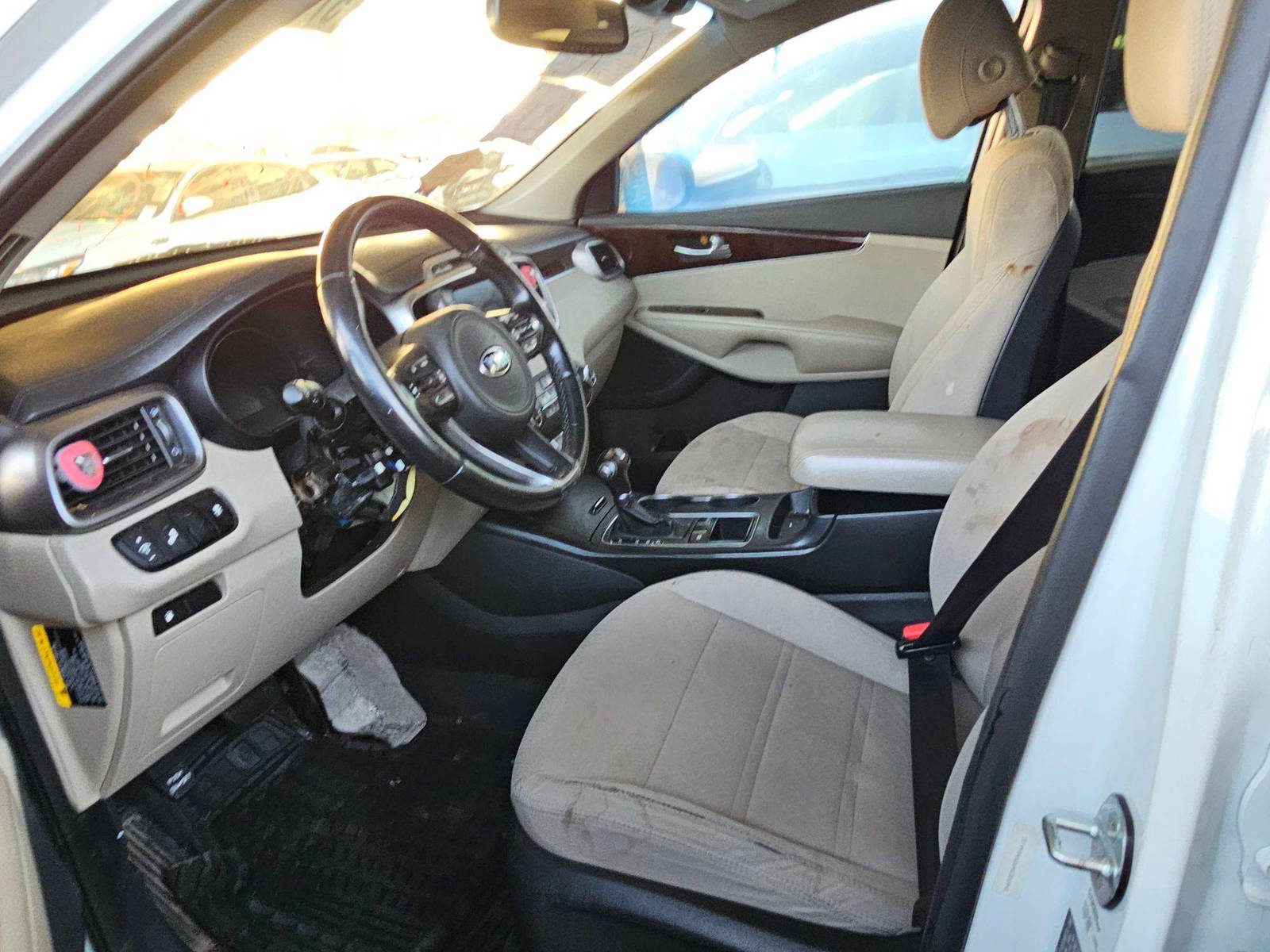 KIA SORENTO 2017 - Marhaba Auction Used Cars - Image 8