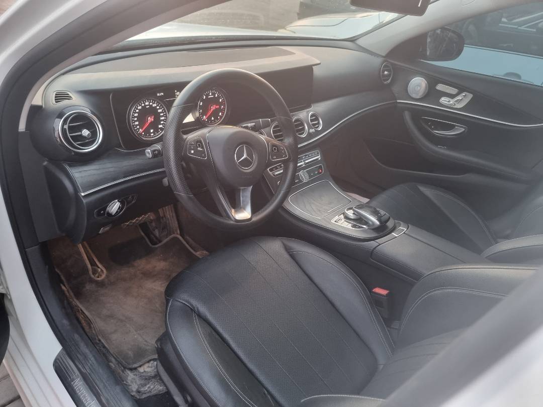 2017 MERCEDES BENZ E-300 — 92012 KM — Lot A387533 - Marhaba Auctions Used Cars - Image 7