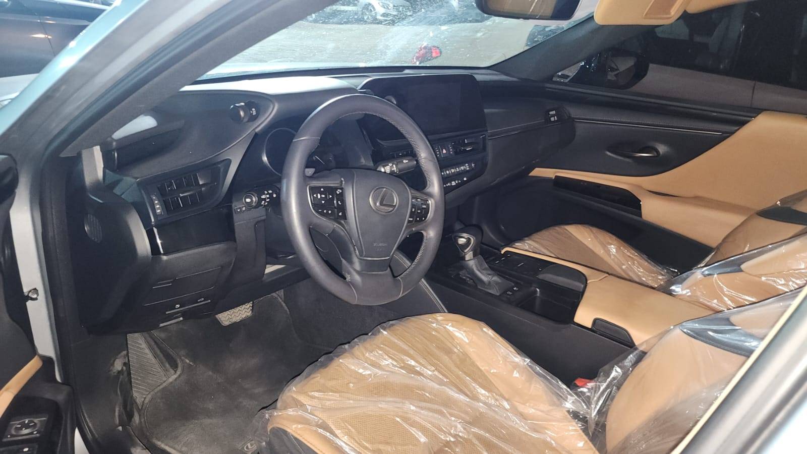 LEXUS ES 300H 2022 - Marhaba Auction Used Cars - Image 5