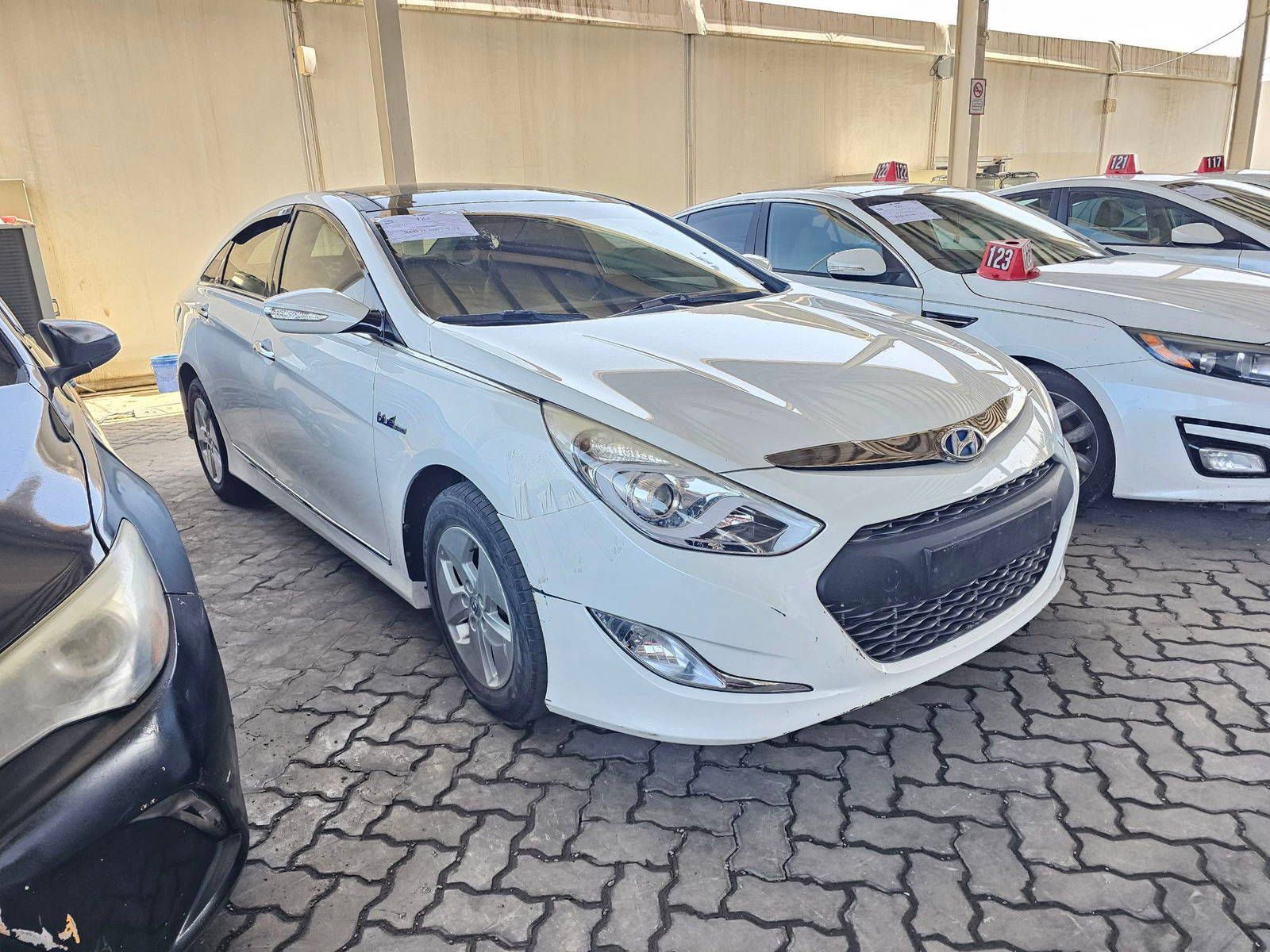 2012 HYUNDAI SONATA — 249660 KM — Lot 035069 — Souq - Marhaba Auctions Used Cars - Image 3
