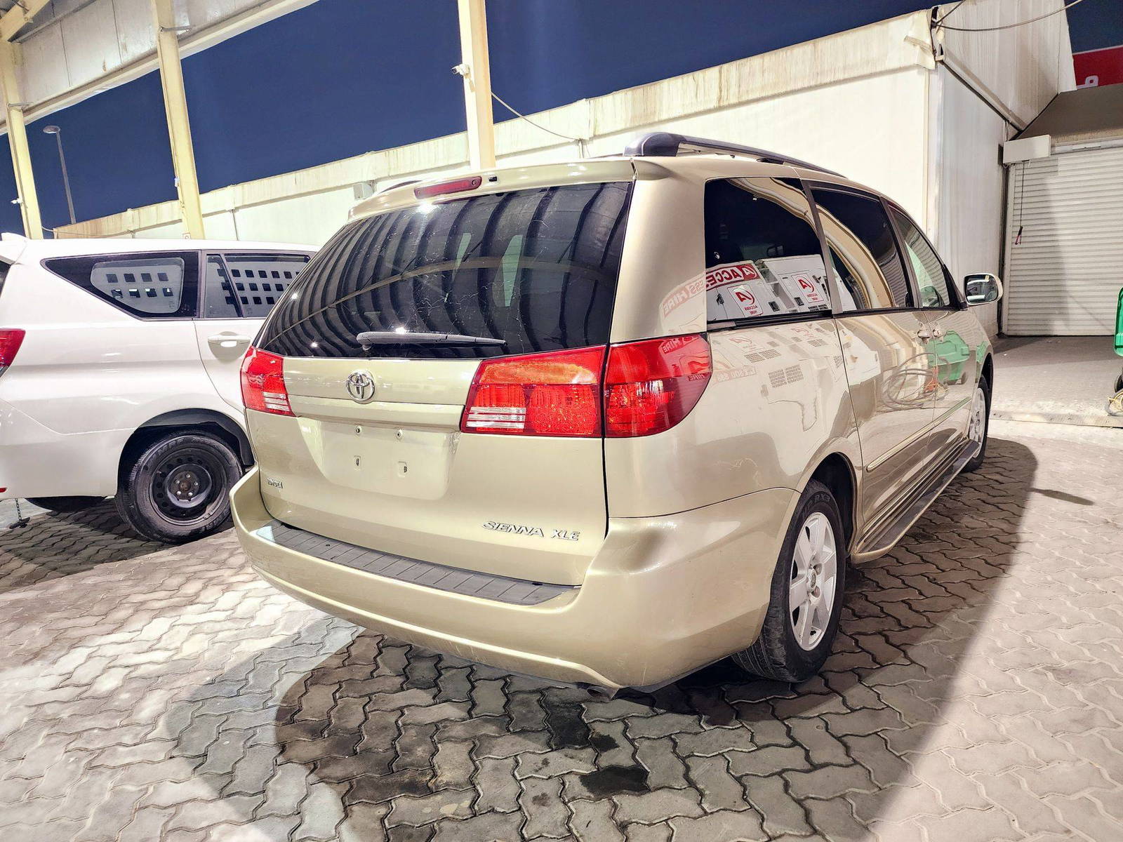 2004 TOYOTA SIENNA — 241372 Miles — Lot S019721 — Souq - Marhaba Auctions Used Cars - Image 3