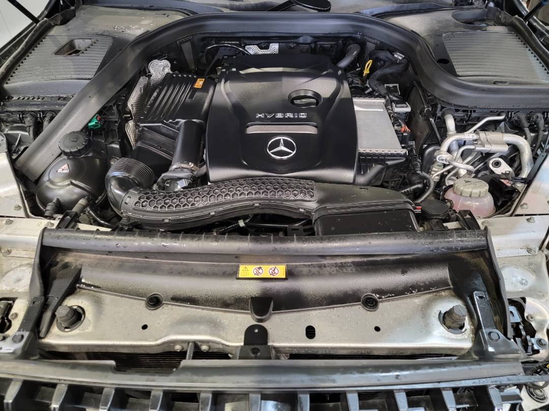 2019 MERCEDES BENZ GLC 350E — 101266 KM — Lot 543761 — Main - Marhaba Auctions Used Cars - Image 12