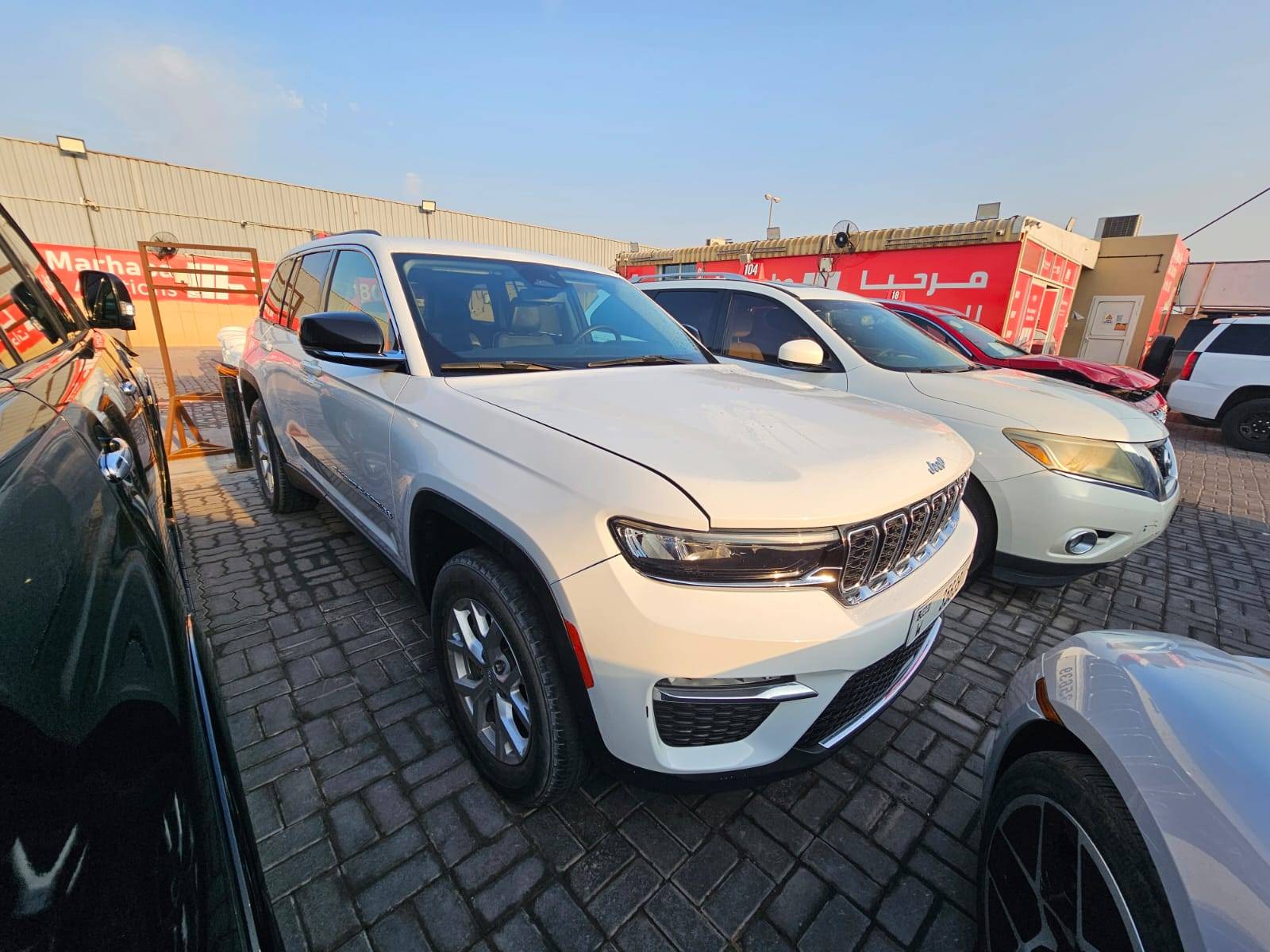Jeep Grand Cherokee 2023 view 2