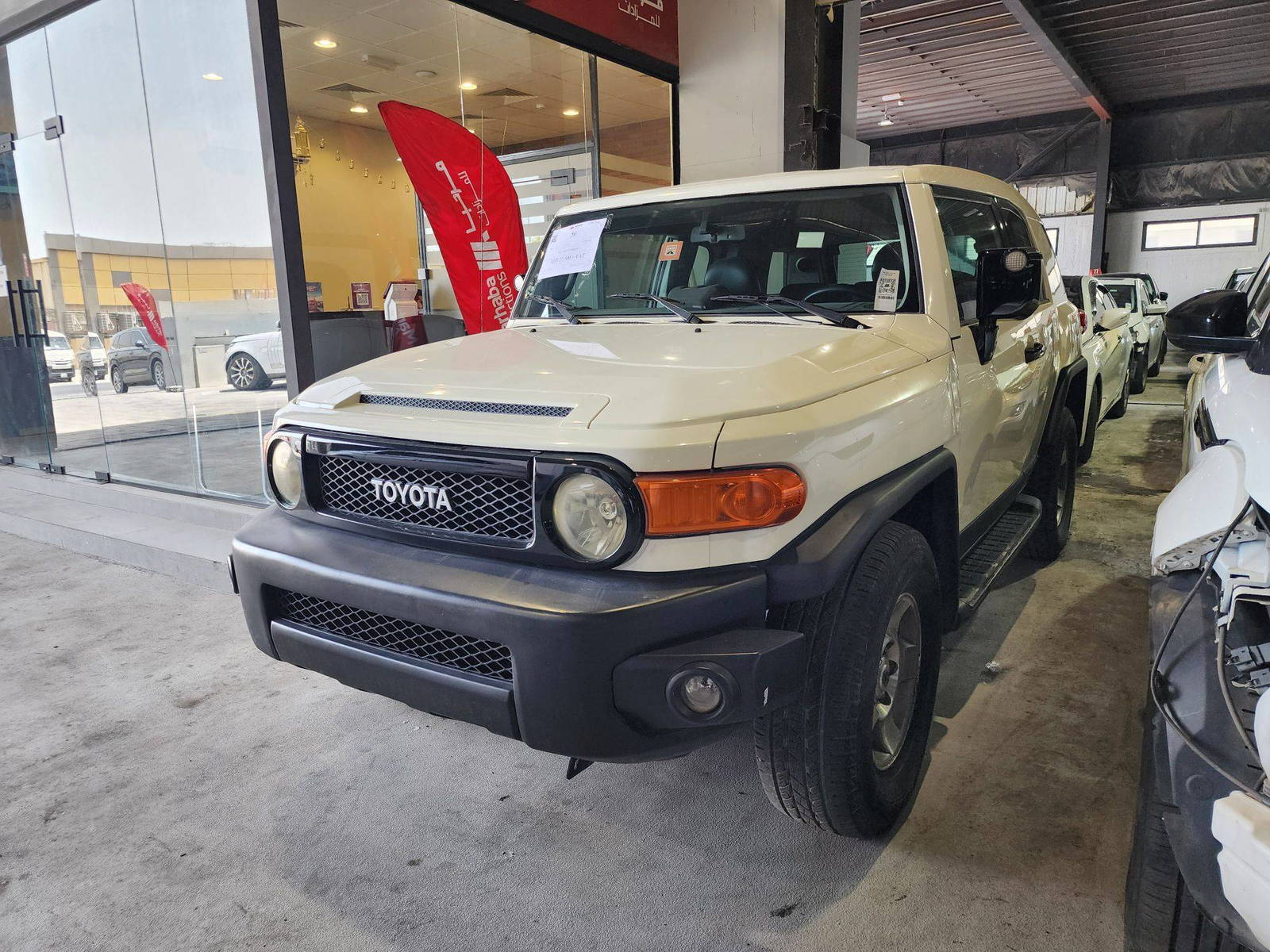 2009 TOYOTA FJ CRUISER — 517389 KM — Lot 39K063077 — Main - Marhaba Auctions Used Cars - Image 4