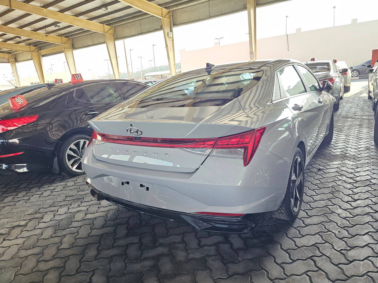 2022 HYUNDAI ELANTRA — 55244 KM — Lot 54131115 — Souq - Marhaba Auctions Used Cars - Image 3