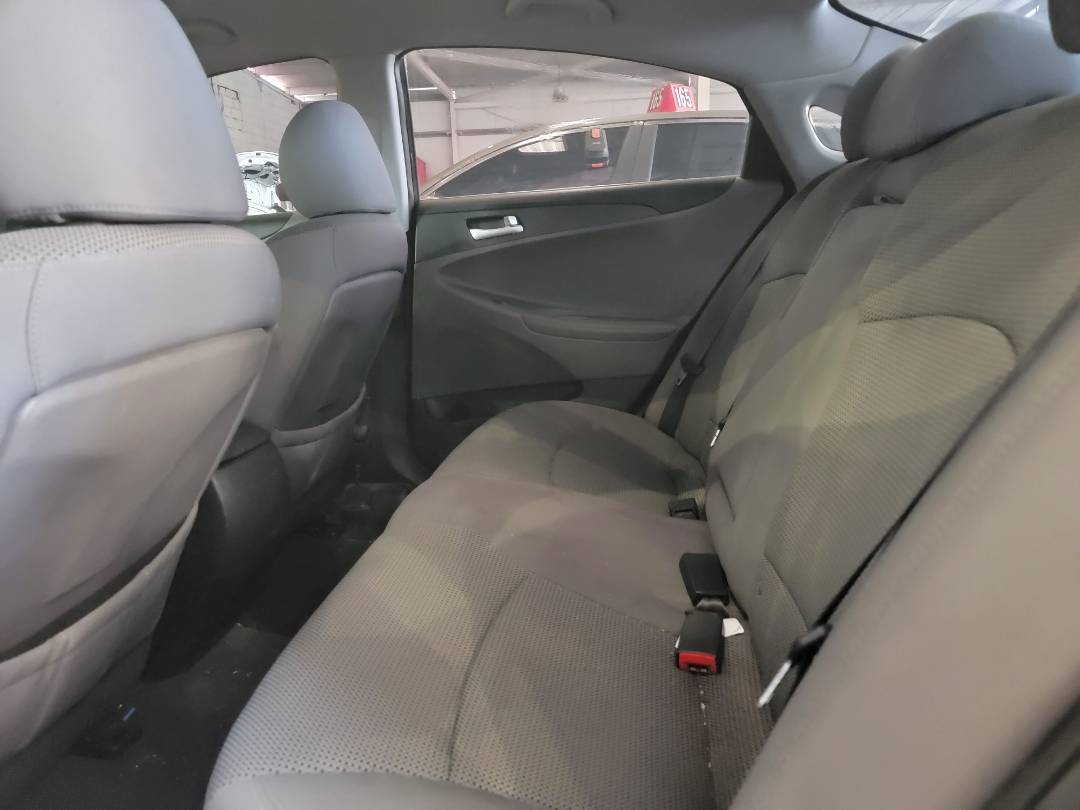 2011 HYUNDAI SONATA — 217022 Miles — Lot 49267004 — Souq - Marhaba Auctions Used Cars - Image 6