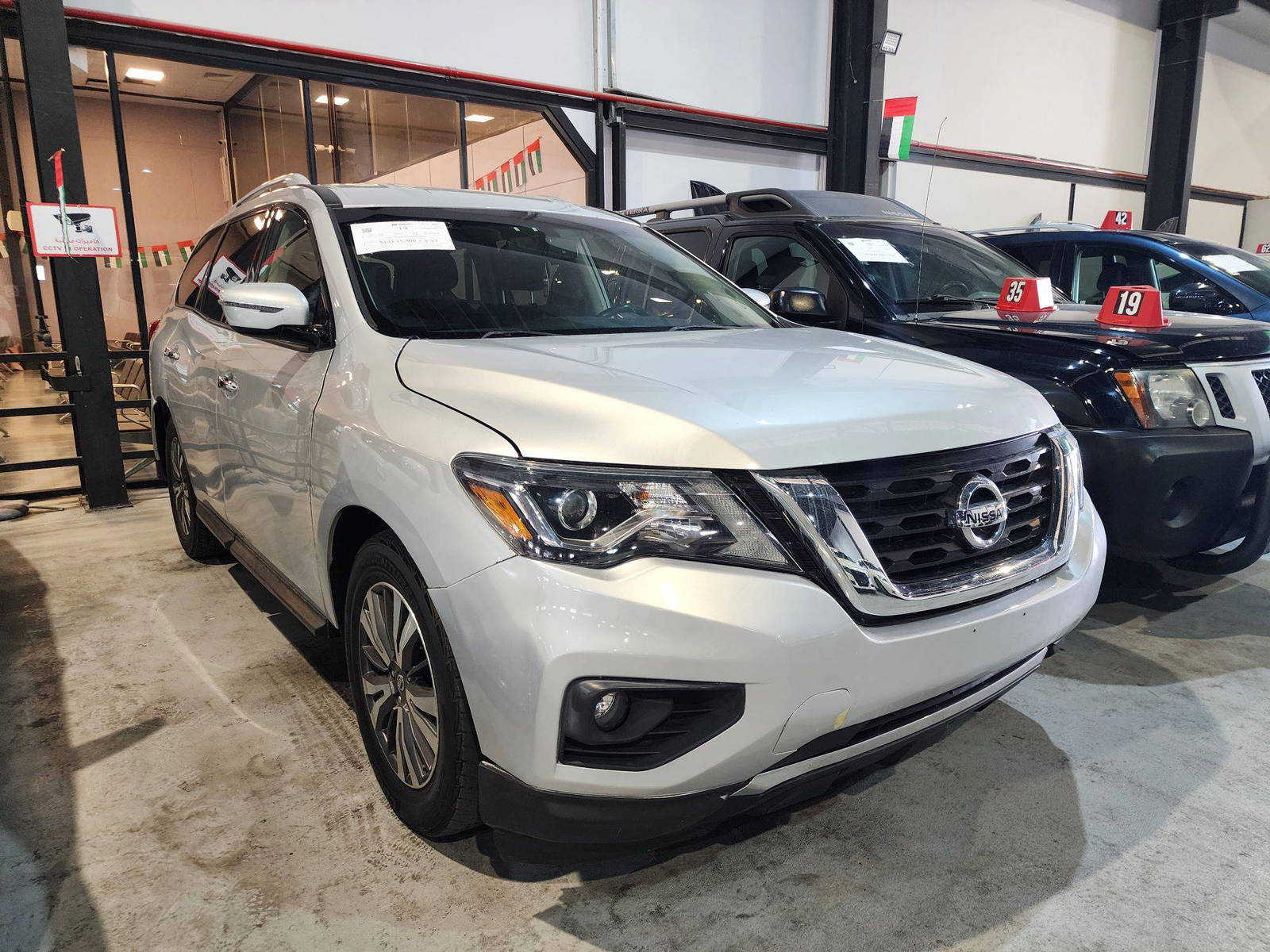 2017 NISSAN PATHFINDER — 126914 Miles — Lot 54009 — Al Quoz - Marhaba Auctions Used Cars - Image 3