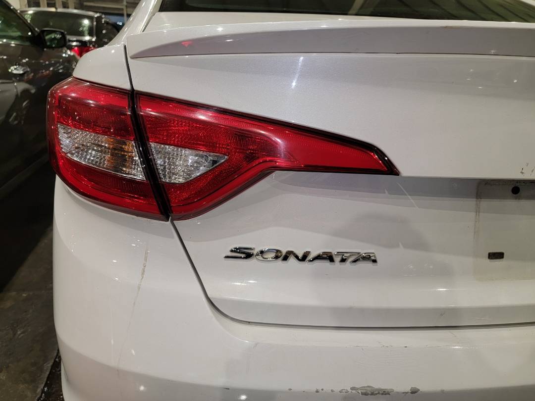 2017 HYUNDAI SONATA — 202269 Miles — Lot 37255104 - Marhaba Auctions Used Cars - Image 5
