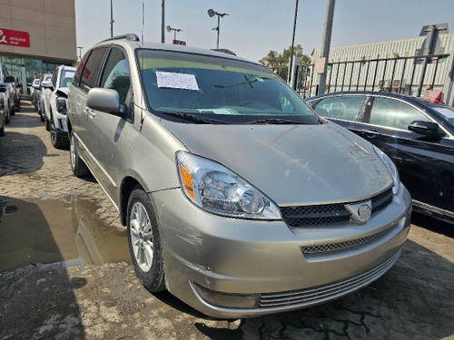 TOYOTA SIENNA