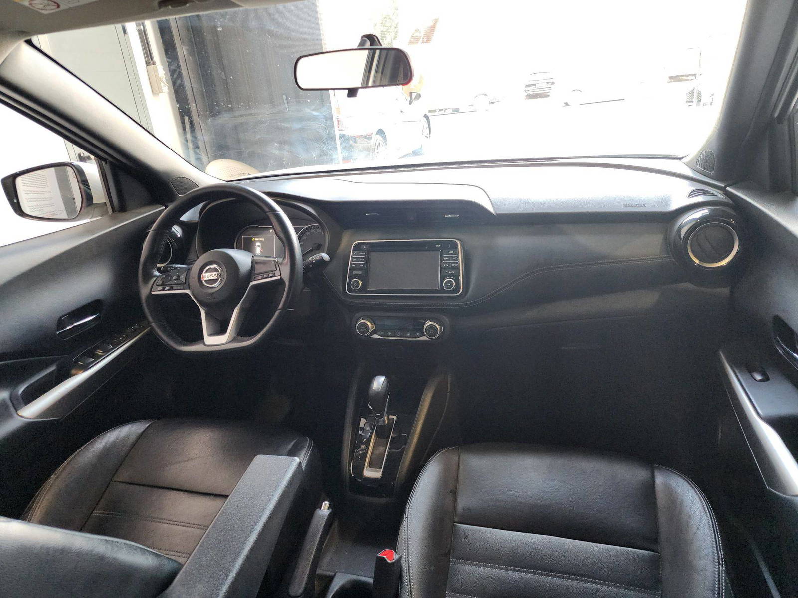 2018 NISSAN KICKS — 159595 KM — Lot 74072 — Al Quoz - Marhaba Auctions Used Cars - Image 8