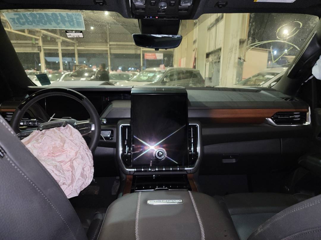 2025 GMC YUKON DENALI — 1479 KM — Lot 51118835 — Main - Marhaba Auctions Used Cars - Image 7