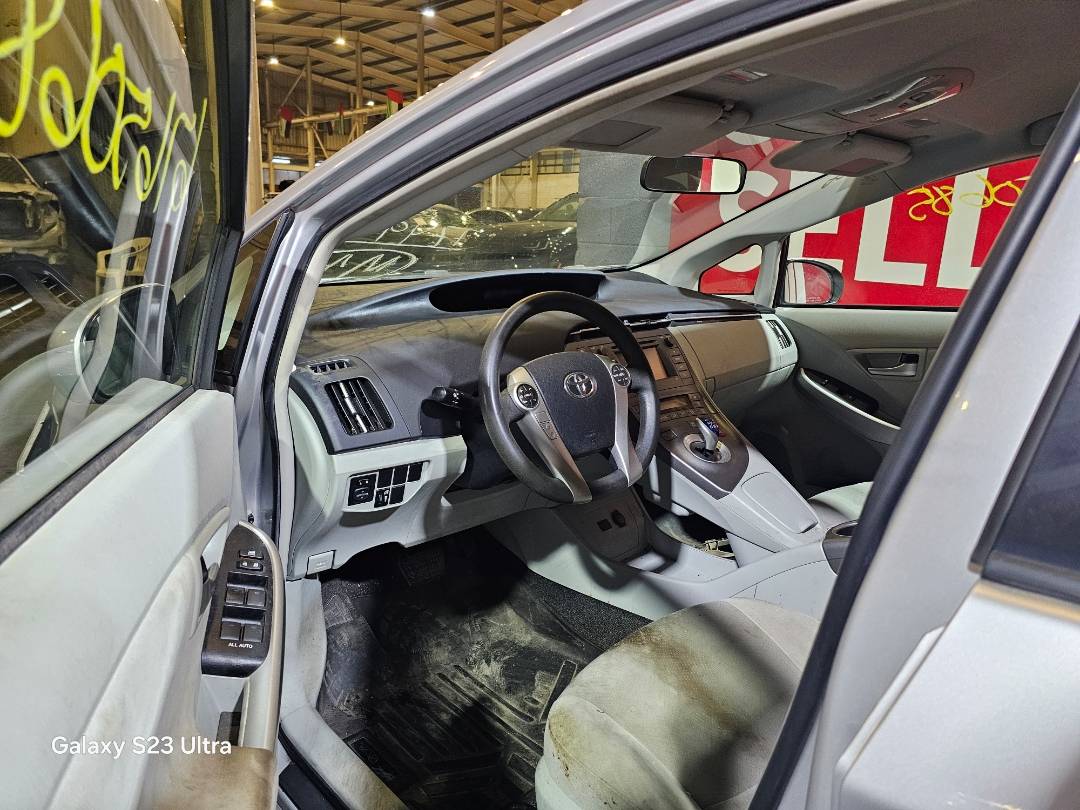 2014 TOYOTA PRIUS — 130870 Miles — Lot 67650685 — Main - Marhaba Auctions Used Cars - Image 9
