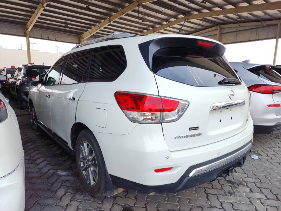 2014 NISSAN PATHFINDER — 121467 Miles — Lot 17658 — Souq - Marhaba Auctions Used Cars - Image 6