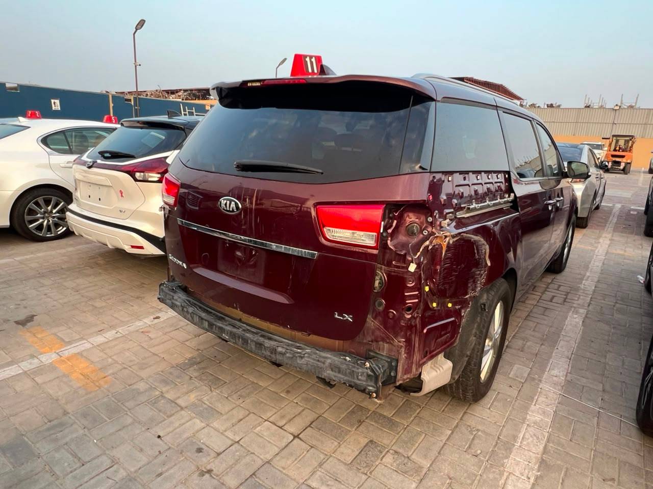 KIA SEDONA 2017 - Marhaba Auction Used Cars - Image 6