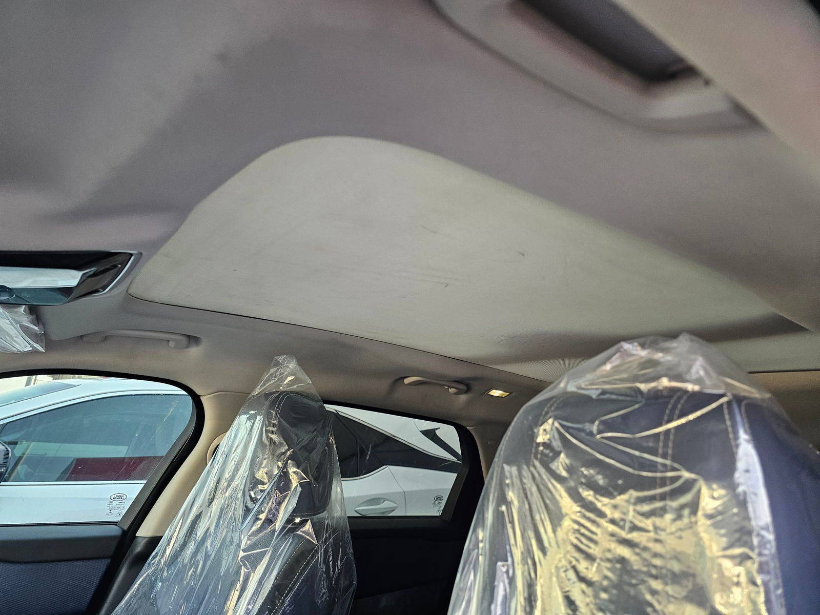 LAND ROVER RANGE ROVER VELAR 2020 - Marhaba Auction Used Cars - Image 8