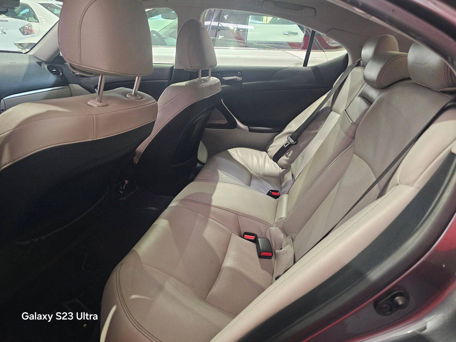 2012 LEXUS IS 250 — 173832 Miles — Lot 84203575 — Souq - Marhaba Auctions Used Cars - Image 9