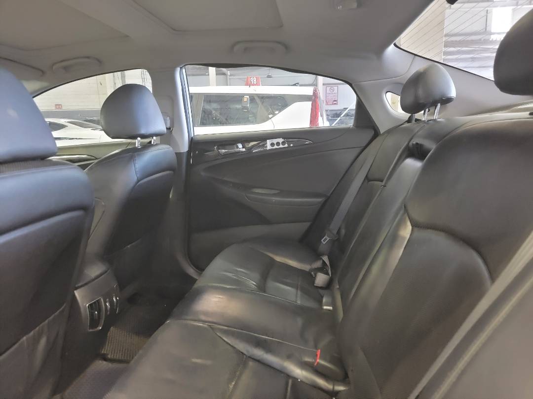 2010 HYUNDAI SONATA — 169033 KM — Lot 051068 — Main - Marhaba Auctions Used Cars - Image 7