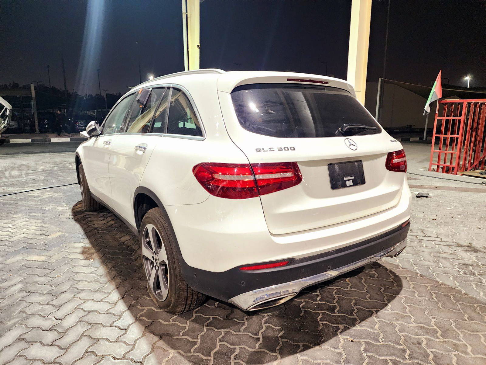 2018 MERCEDES BENZ GLC-300 — 130411 KM — Lot 74961254 — Souq - Marhaba Auctions Used Cars - Image 3