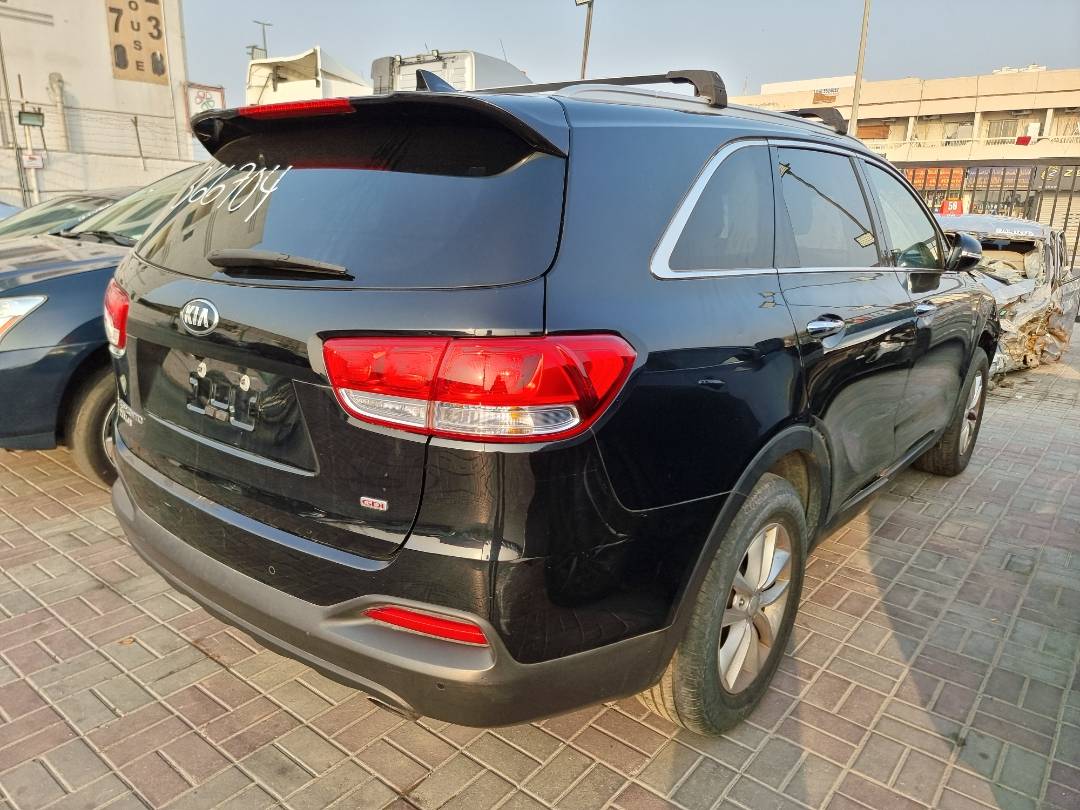 2018 KIA SORENTO — 166301 Miles — Lot 125487 — Main - Marhaba Auctions Used Cars - Image 4