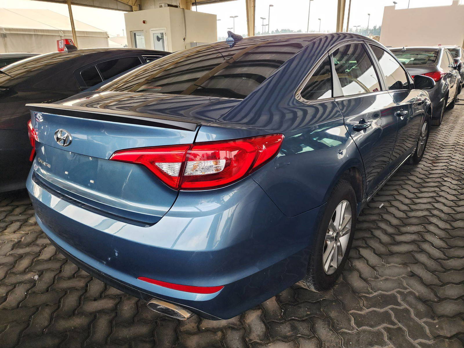 2017 HYUNDAI SONATA — 115819 Miles — Lot 66076573 - Marhaba Auctions Used Cars - Image 4