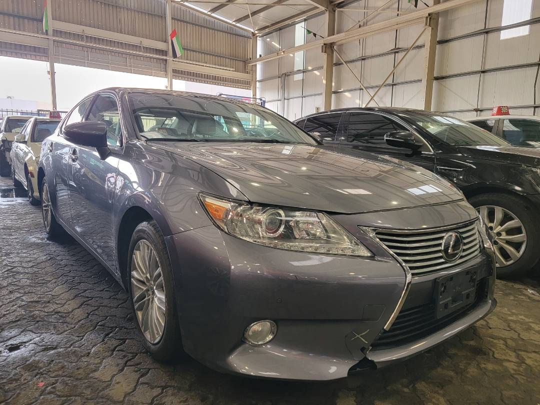 2013 LEXUS ES 350 — 132947 Miles — Lot D2037087 — Main - Marhaba Auctions Used Cars - Image 4