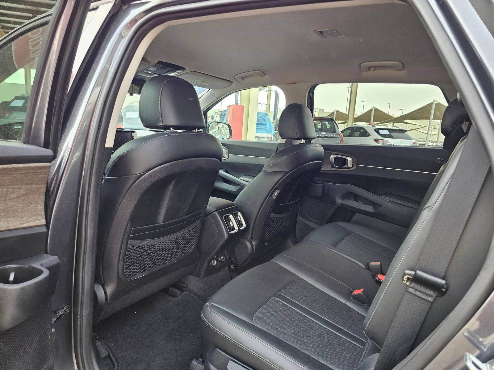 2022 KIA SORENTO — 26085 Miles — Lot 9NG080525 — Souq - Marhaba Auctions Used Cars - Image 6