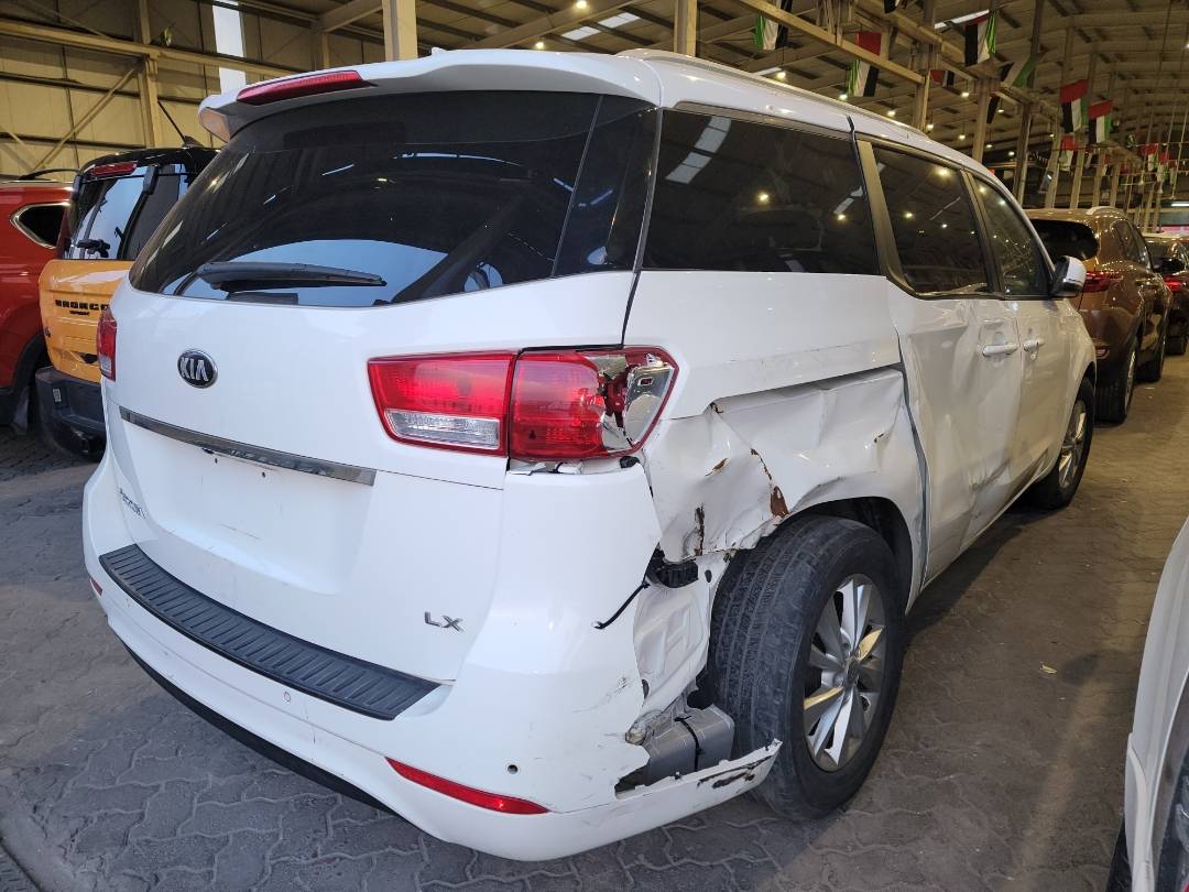 2017 KIA SEDONA — 84758 Miles — Lot 6311843 - Marhaba Auctions Used Cars - Image 4