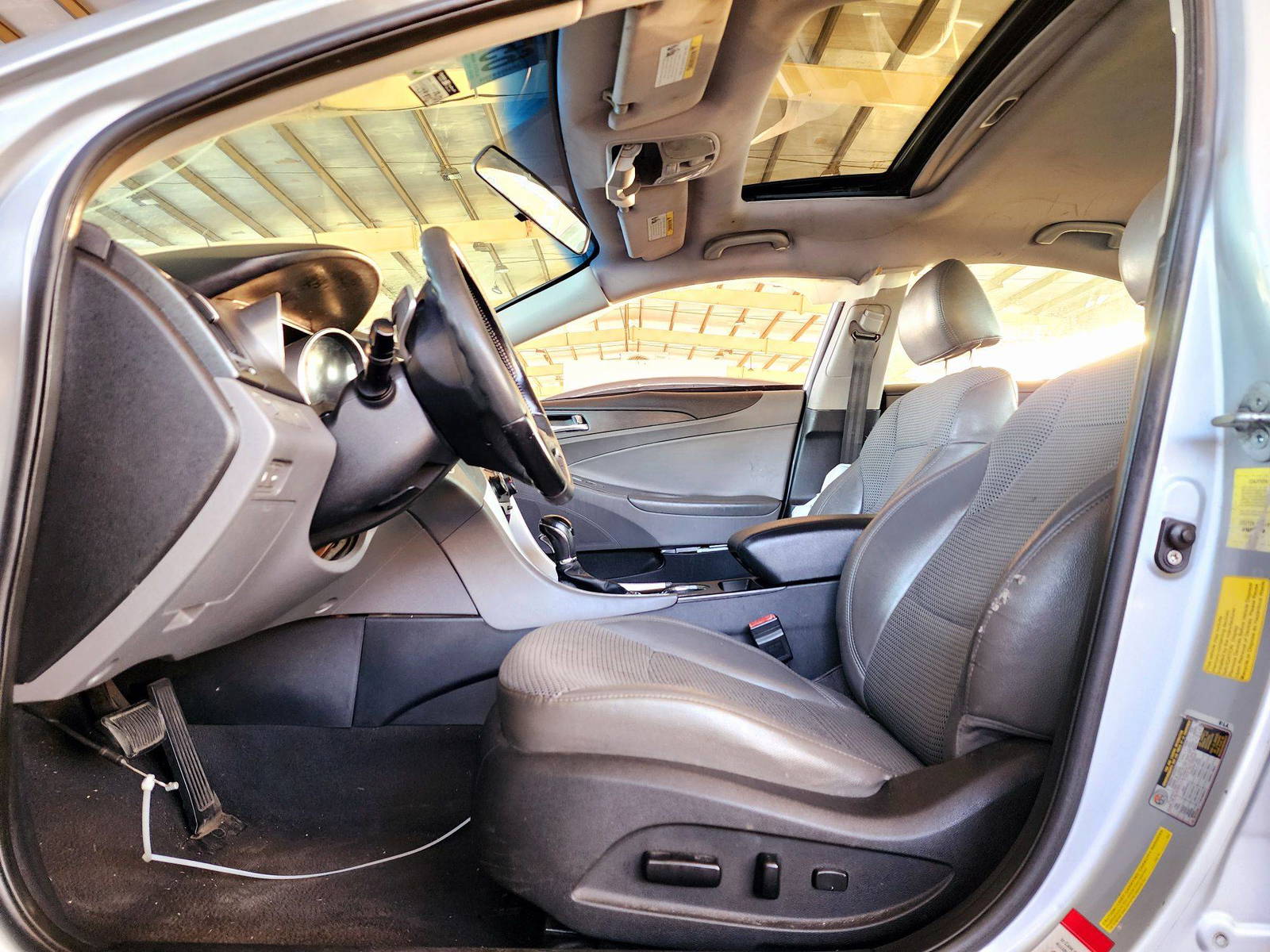 2011 HYUNDAI SONATA — 139916 Miles — Lot 65788904 — Souq - Marhaba Auctions Used Cars - Image 9