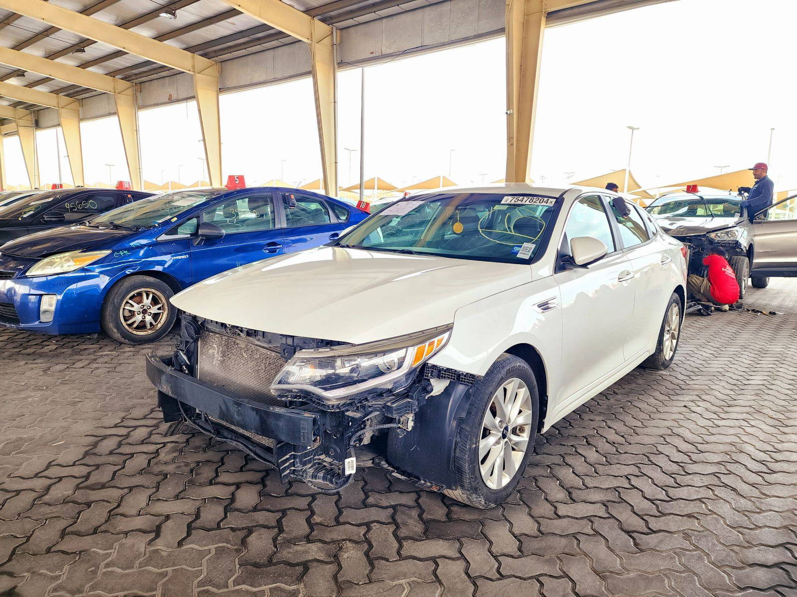 2016 KIA OPTIMA — 186933 Miles — Lot G068078 — Souq - Marhaba Auctions Used Cars - Image 5