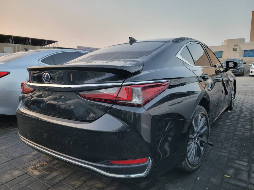 2021 LEXUS ES 300H — 92338 Miles — Lot 013095 — Main - Marhaba Auctions Used Cars - Image 4
